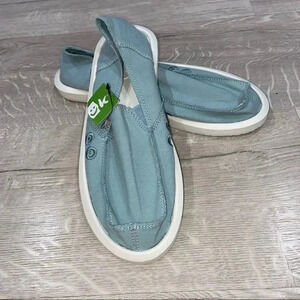 NWT-Sanuk/ sea foam green